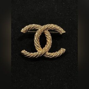 Fashion Jewelry Stamped Gold Twisted Brooch